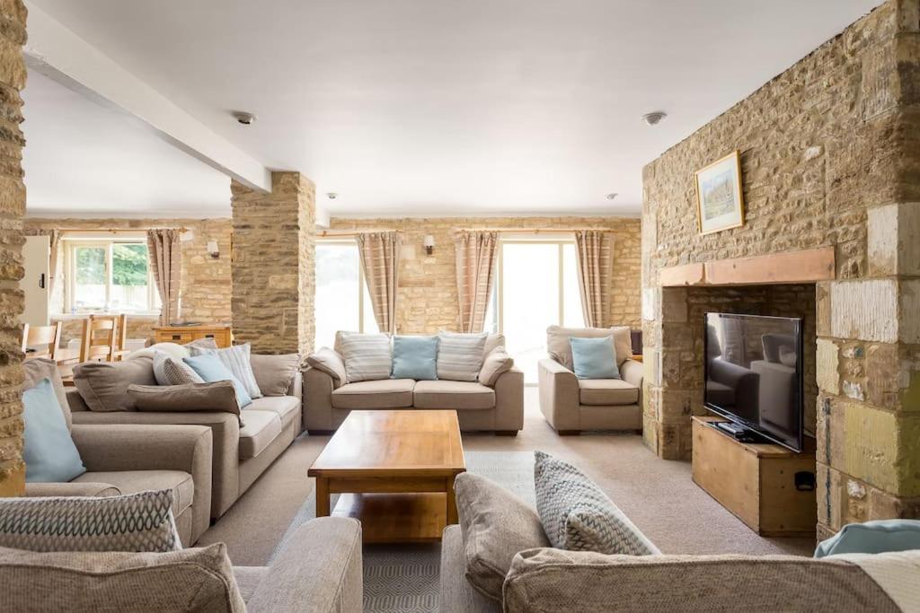 Stanton House, 6 Bedroom, 5 Bath Челтнъм Екстериор снимка